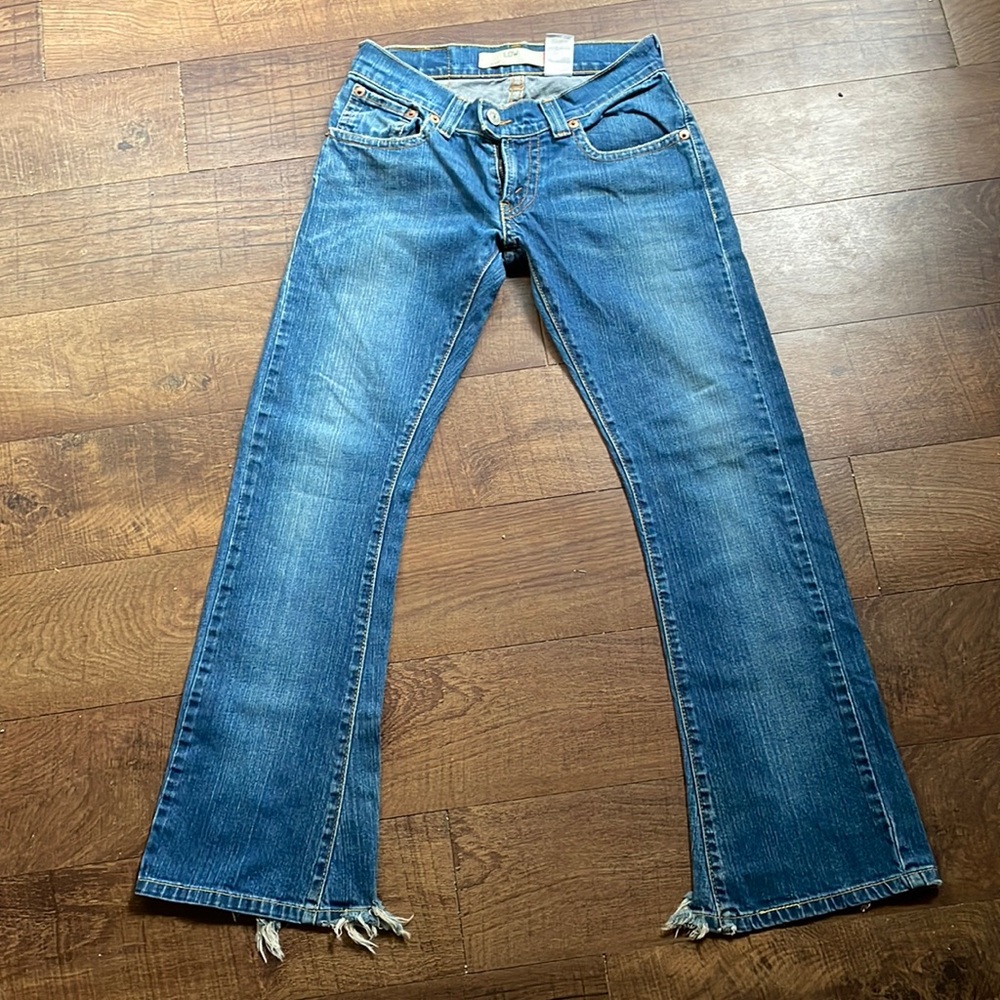 Low rise Levi’s jeans